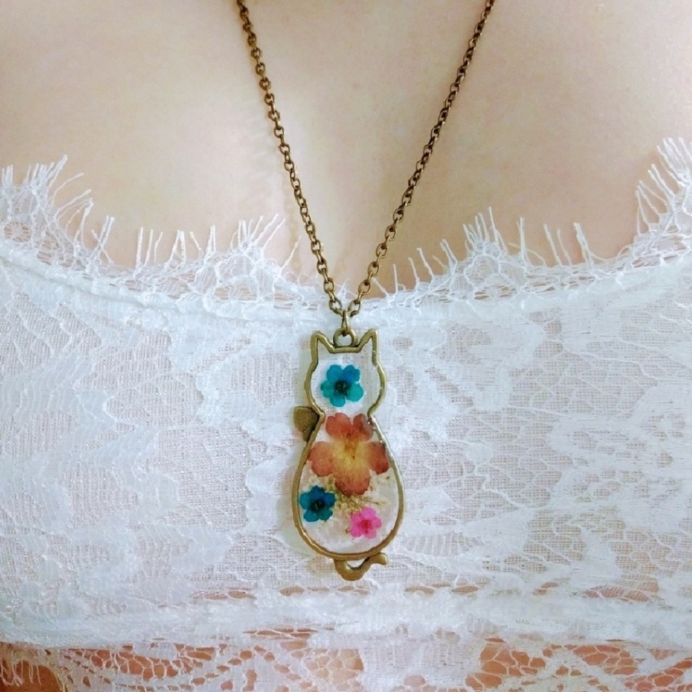 💎✨ LAST ONE 😱 Floral Cat Necklace - Picture 2 of 4